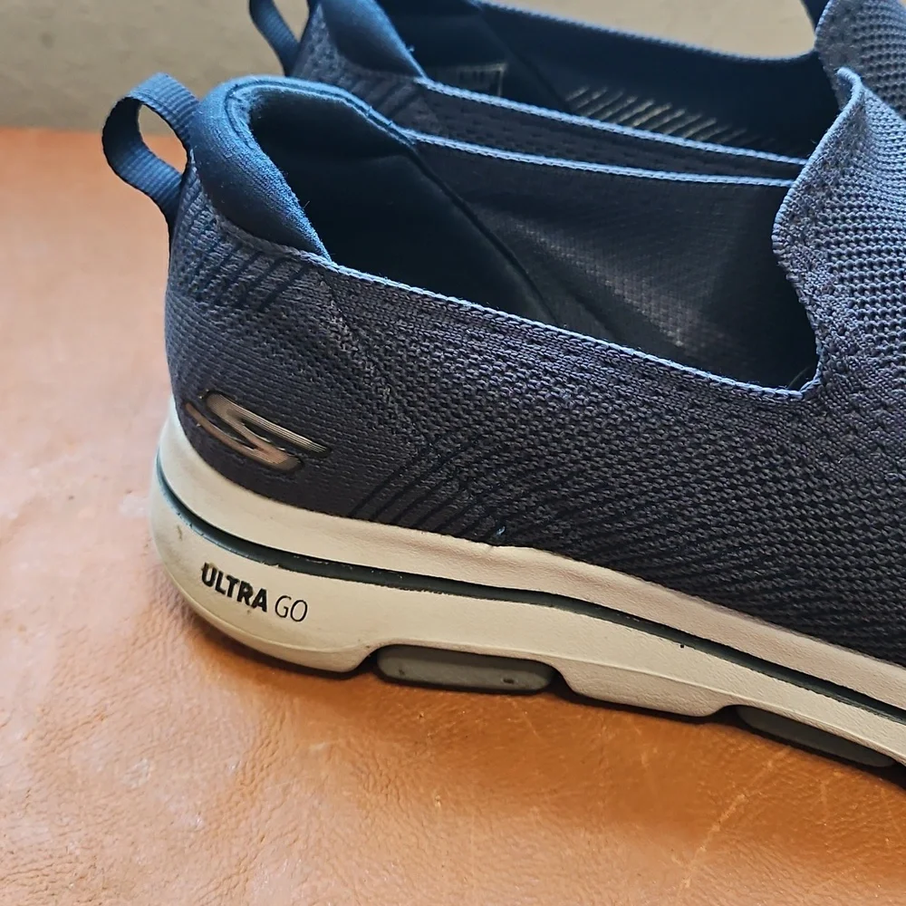 Skechers GOWALK 5 Navy ULTRA GO Size 12